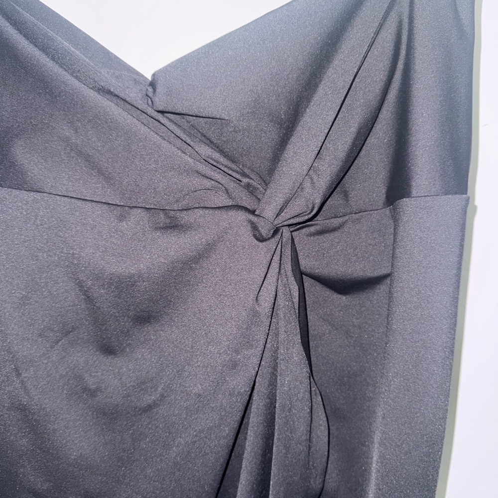 SKIMS Onyx Signature Swim Sarong Skirt - Picture 4 of 5
